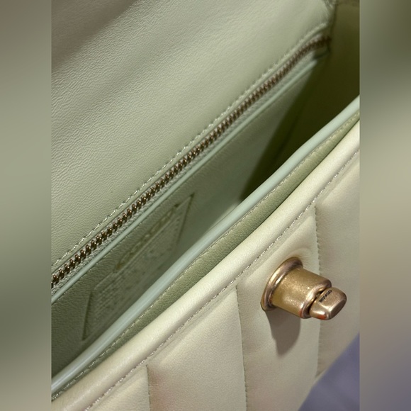 Coach Turnlock Clutch with Quilting‎ Bag - Picture 11 of 15